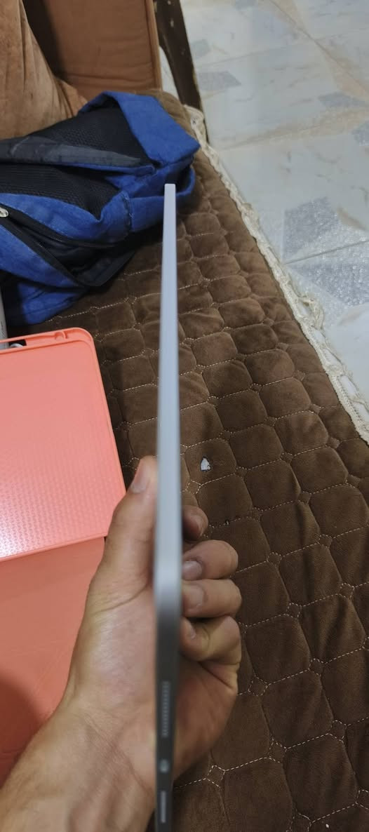 سلام عليكم.. 
ايباد 11برو.m4.  جديد بعده بل باكيت مشحون 4مرات فقط جديد. بوبجي120 فريم معروف.
 السعر.. مليون و 375 الف  وبيه مجال..قليل. الجديد مالته مليون و430 الف معروف..🌹
مكان الرمادي الورار.. 
. الاستفسار ***********
