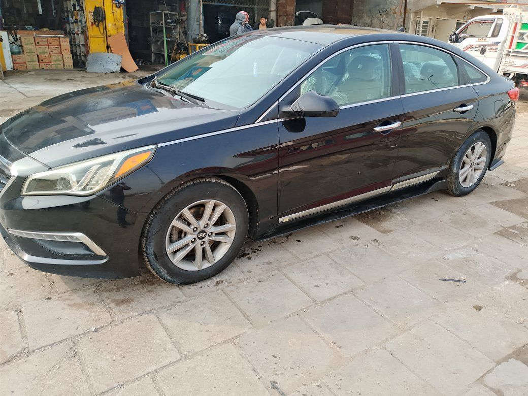 سلام عليكم 
سوناتا 2015 امريكي 
محرك 2400
رقم بابل
والسيارة حادثها جاملغ الامامي الأيسر صبغ فقط لا الغود ولا شواصي ولا حتى البنيد 
السيارة ليبل واحد 
السعر 105 بيه مجال
***********
