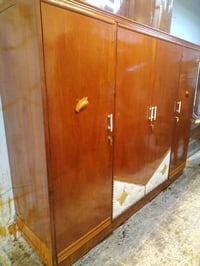 غرفة نوم • خشب ثقيل • موصل