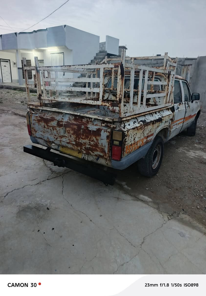 دبل قمارة ١٩٨٢ بلادية 
محرك كير اكسن شرط
وايرمنية كلها شغالة 
سنوية قديمة شرعيها متوفي.. 
السعر ١٥ وبيهامجال
***********
