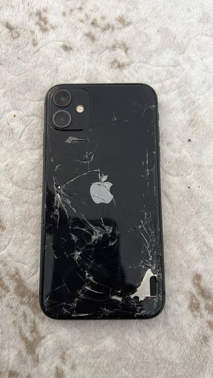 ايفون 11 برو ماكس 
للبيع 
كارتون موجود شاحنة موجود
جهاز بيدي من زمان اول ما نزل اشتريته
وكع من ايدي نكسر شاشة بدلته اصلي وخلفية شاشة مكسوره شويه من جوه  ويشتغل  شحن واير ليس 
128 كيكة
بطارية 82‎%‎ بلادي
سماعة داخليه ما تشتغل
Face id  ما تشتغل 
سعره 125 الف بي مجال قليل 
مكاني كركوك 
***********
