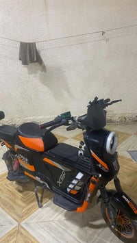 دراجه شحن x900 ماشيه ٤٥٣٧ كيلو ٥ بطاريات ٣٢ مشتريها من الوكيل من العشا...