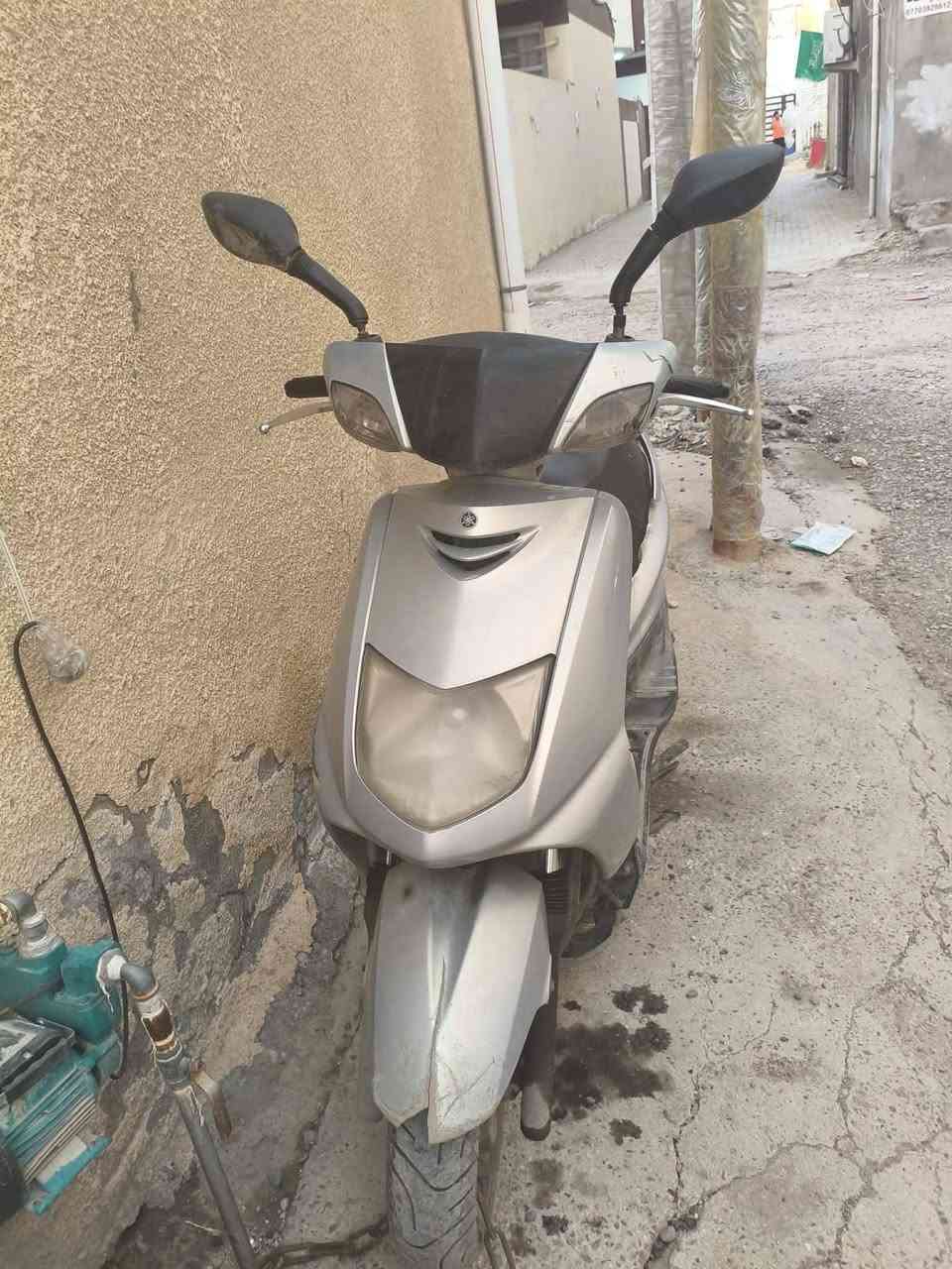 دراجة سكنس مجفتة للبيع العنوان الكريعات وقرب حسينية الزهراة السعر 400الف بية فقط الدبل اشارة متشتغل بس الموبايل ***********0
