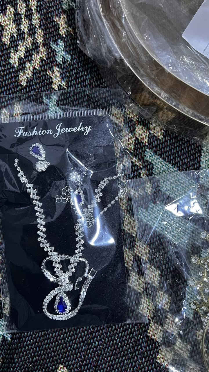 مجموعة اكسسورات ٦ قطع حزام ذهبي ستيل وتاج وكلادة القطعة ٢ الكل ٢٠ مع التوصيل


**إذا كنت صاحب هذا الإعلان وتريد حذفه لأي سبب، رجاءا أرسل رسالة إلى الدعم الفني**