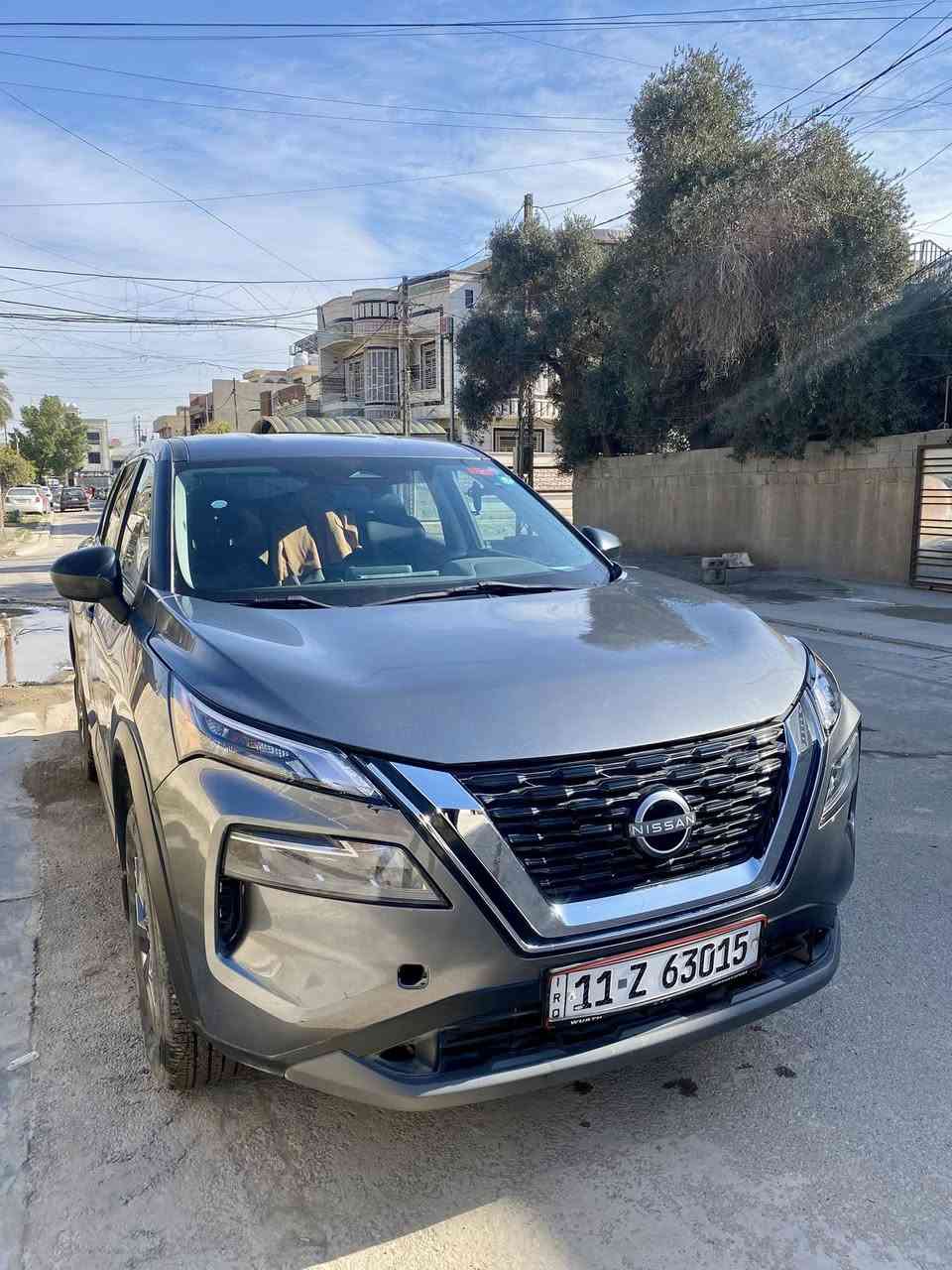 نيسان روج بغداد 
بدون ايرباك محرك ٣ سلندر 
ماشية ٢٥ الف ميل 
 السيارة على ايدي اني مستوردها على وضع الشركة 
صبغ بنيد فقط حادث سطحي 
مواصفات 
فور ويل 
رادار امامي خلفي نقطة عمياء 
شفتات 
اوتو هولد 
اوتوستوب 
كروز 
بصمة 
مديل ٢٠٢٣ السيارة باسمي 
سعرها ١٥٨ وبيها مجال 
الشراي يتصل 
باقي التفاصيل واتس اب 
***********
