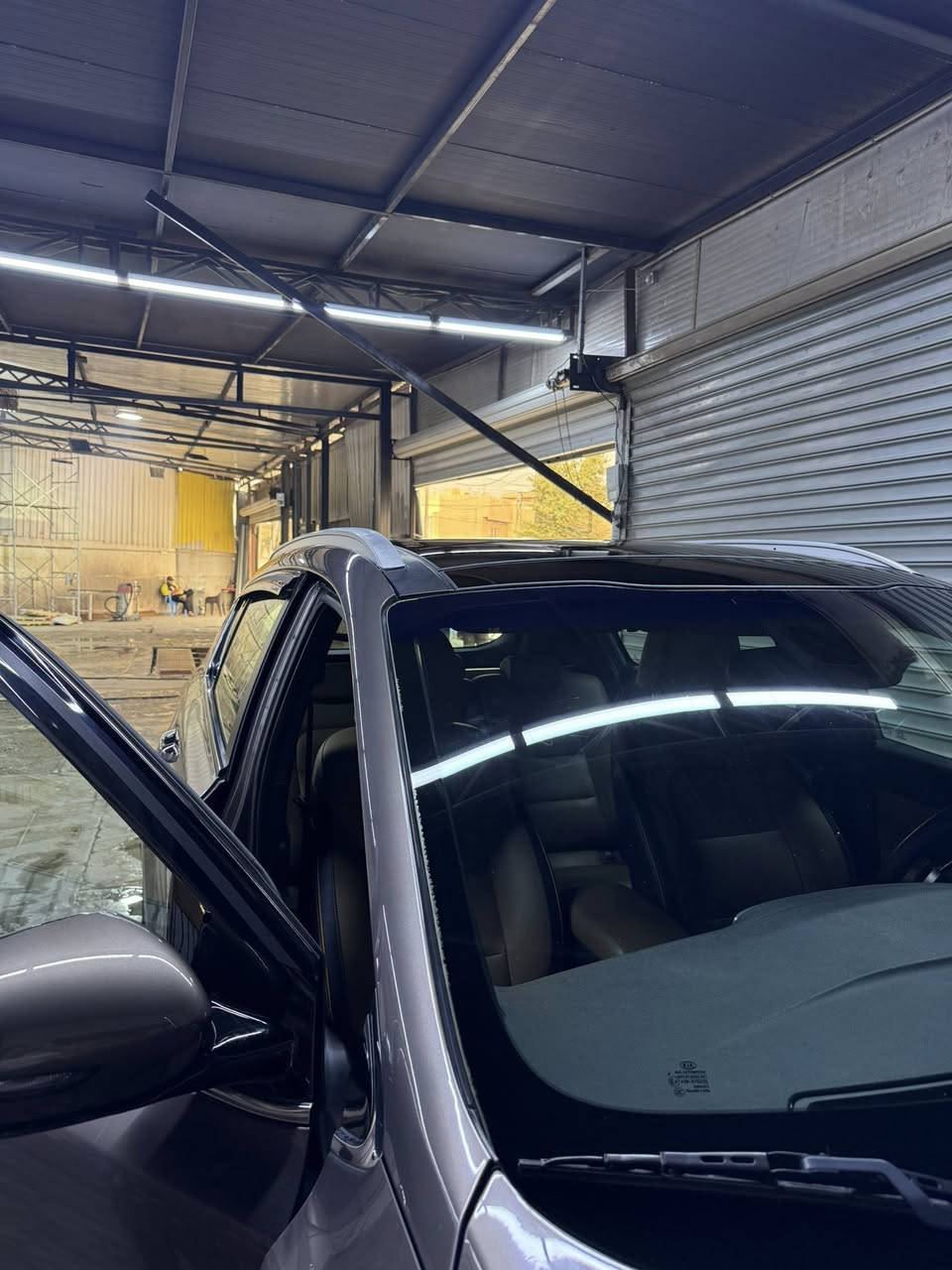 🚗 للبيع كيا سبورتج GT-Line
📅 الموديل: 2020
🎨 اللون: شمباني أنيق
🛡️ الحالة: مكفولة من الضربة والبارد
⚙️ الفئة: GT-Line (فل أوبشن
سياره مكفوله كفاله عامه بوضع الشركه بلكارتون جديده حيل ماشيه 52الف حقيقي ضمان الدوليه 

المواصفات:
 • محرك قوي واقتصادي
 • قير أوتوماتيك
 • شاشة لمس + كاميرا خلفية
 • مقاعد جلد كراسي كهرباء
 • تشغيل بصمة
 • تشغيل عن بُعد
 • سايد بريك بصمة (Electric Parking Brake)
 • Auto Hold
 • جنطة كهرباء
 • بانوراما (فتحة سقف)
 • حساسات أمامية وخلفية
 • مرايا جانبية كهرباء
 • إضاءة LED أمامية وخلفية
 • رنقات رياضية GT-Line
 • تحكم كامل بالمقود
 • أنظمة أمان وثبات عالية

🚘 السيارة نظيفة جدًا، استخدام شخصي، ما تحتاج أي صرف.
*********** بغداد الكراده
