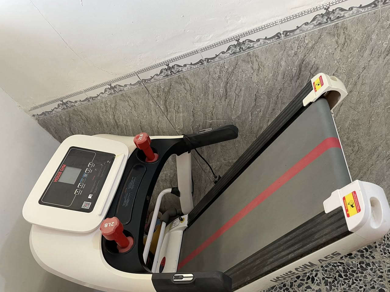 السلام عليكم جهاز جري وكارديو مستعمل قليل جدا اخو الجديد سعره 350 للاتصال ***********
