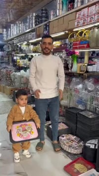 صواني بلاستيك • مقاسات متعددة • نقشات