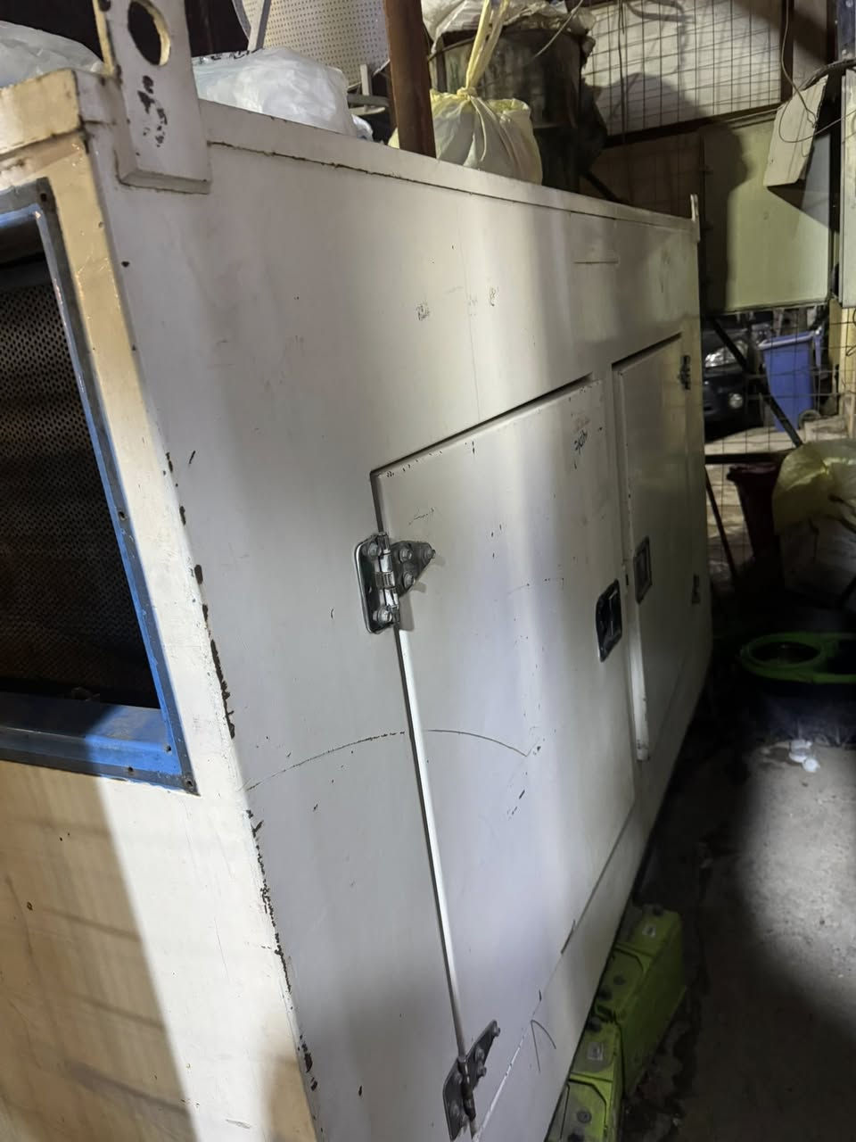 مولدة لبيع كاتم 40 كيفي
***********
قليل استهلاك
