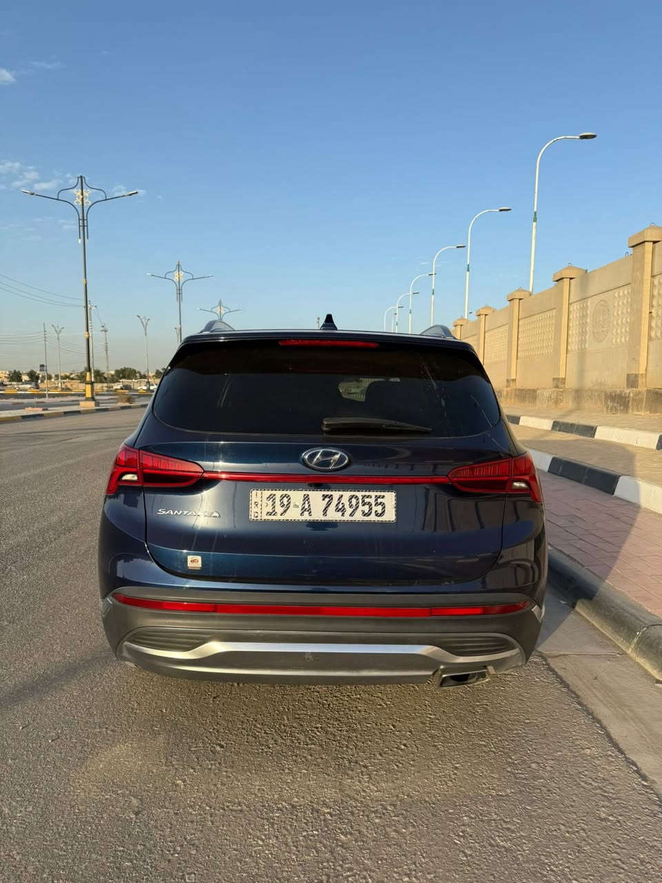 سنتافية وارد٢٣ فول مواصفات للاخير
ماشية ٢٢ كيلو متر 
5 راكب 
مكينة ٢٥٠٠  
حادثهة كلش حلو  بابين بس 
الباقي كفالة 
سيارة بكربلاء 
هزة ورقم جديد كربلاء 
وحتى صور امريكة بالمنشور 
وين تريدني موجود فيس انستا
واتساب 

***********
