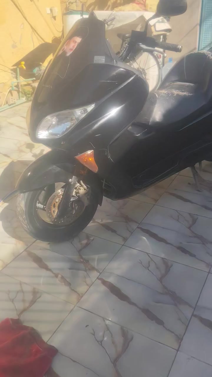 السلام عليكم
09عميه بلاد مثل مامو ضح بالصوره مابيهه اي نقص
السعر مليون 
***********
موشراي لا اتعبني
