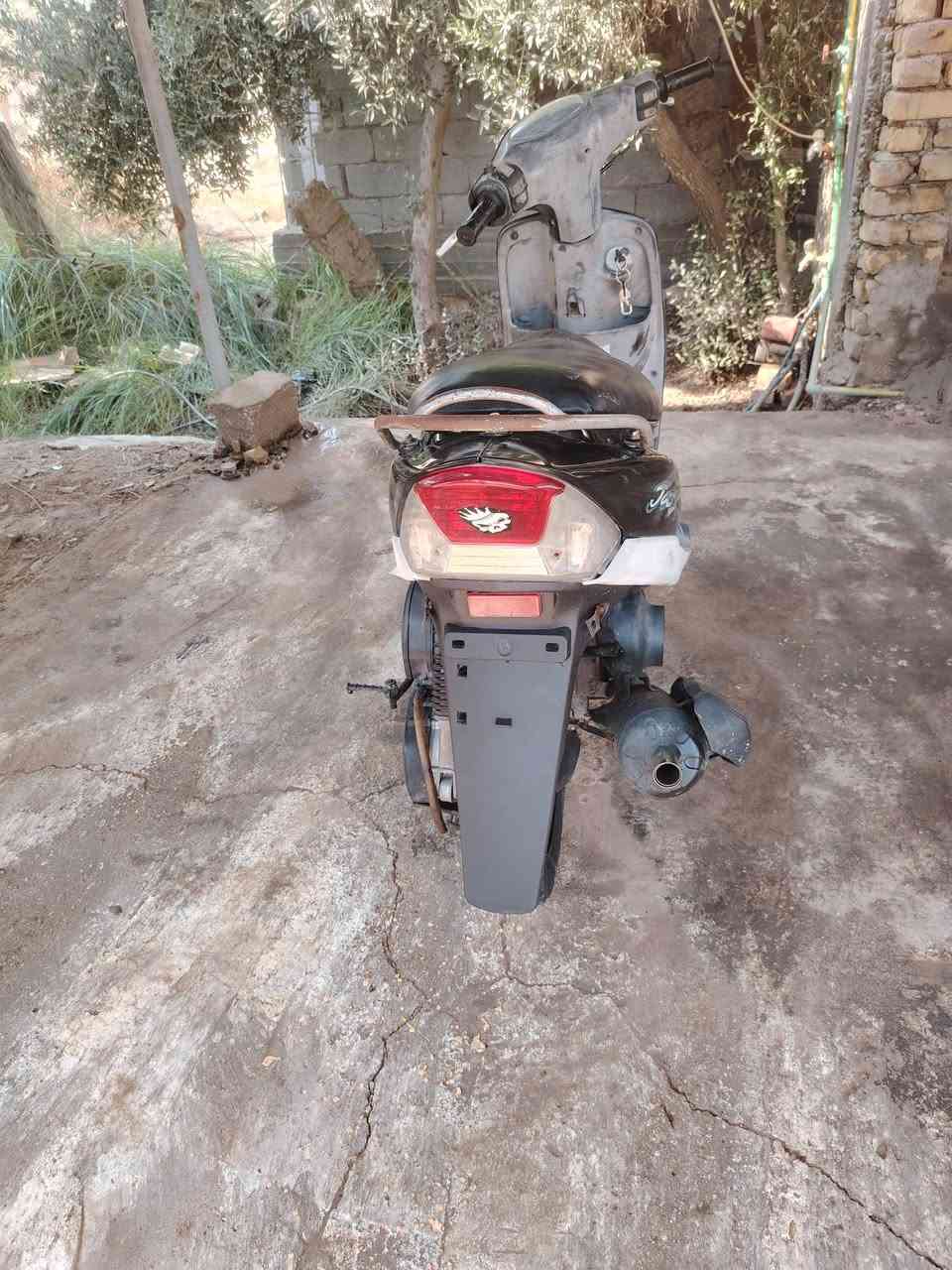 ماكس منغولي للبيع محرك مجفت مرة وحدة  الدراجة نضيفة شوفت علينك بيها نواقص بسيطة سعرها 450 وبيها مجال قليل مكاني كربلاء طويريج ***********
