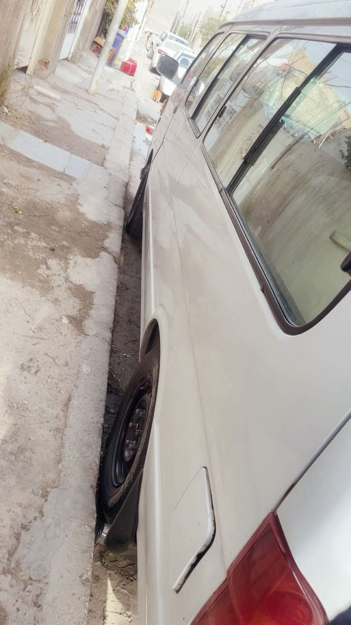 سلام عليكم جنبي H1 للبيع مصفره هيئه وغرامات نضيفه وجاهزه باسمي تحويل ثاني يوم عنوان بغداد مكلف بنشر سعره 95 ولشراي بي خير ويدلل ***********
