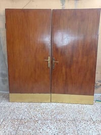 أبواب خشب • للبيع