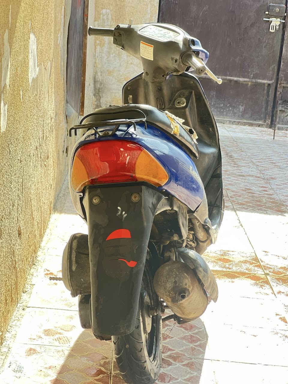 السلا عليكم عندي دراجه البيع رنبه مامفتوح السعر 275وبي مجال الطيبين 0777 145 9368
