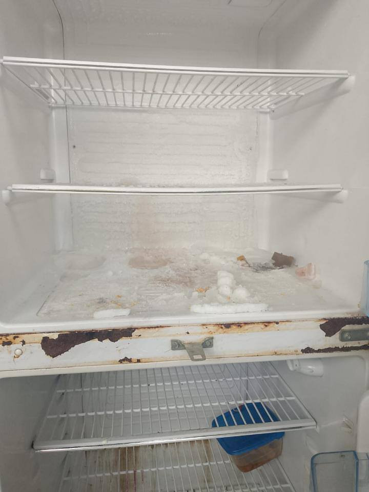 ثلاجة هاي صورتها مداخلة مصلح يعني ماطورها كلشي مبي الاتصال ع الرقم الي موجود ب130بيها مجال


**إذا كنت صاحب هذا الإعلان وتريد حذفه لأي سبب، رجاءا أرسل رسالة إلى الدعم الفني**