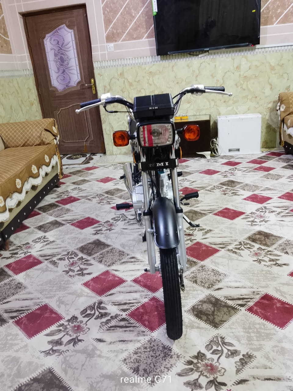 السلام عليكم نامه امتياز باب الاول موديل 2026 الدراجه بعدها زيرو يعني مكفوله من الشخط من البرغي دراجه جديده اوراق كامله محرك مكفول سوبايا طابقين ام الختم تاير امامي رفيع يعني الاصلي  محرك 3 احرف 
***********
