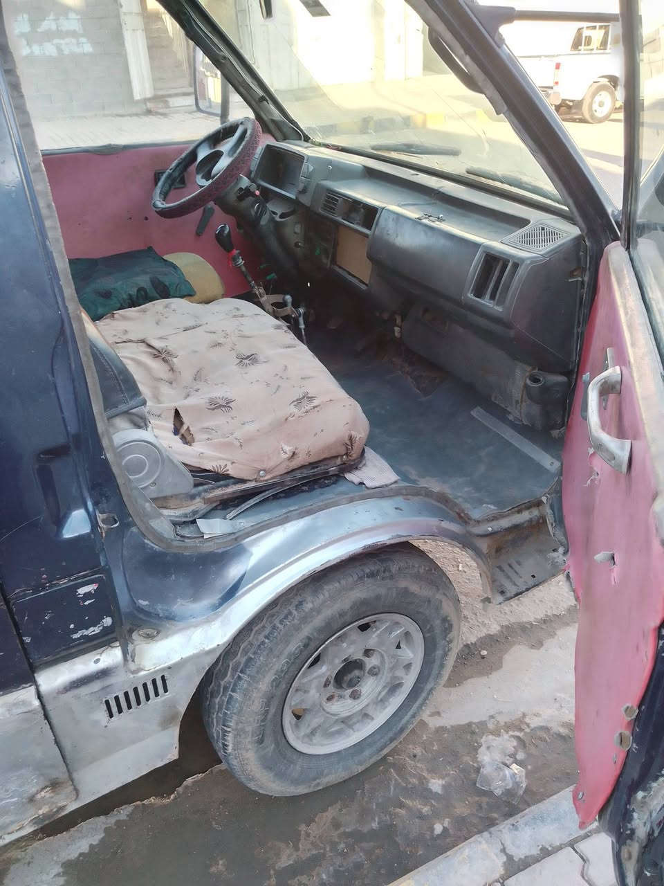 السلام عليكم
بستا للبيع 
رقم احمر ديالئ 
موديل 95 
كير خير من الله 
مكينه بيه تبخير قليل 
بم دينمه سلف خير من الله 
تخم تاير باتري جديد 
صاحبه موجود بس ماواصله 
مستمسكاته موجوده 
السعر 19 وبيه مجال لشراي 
اتصل ودلل *********** 
مكان السياره واسط صويرة
