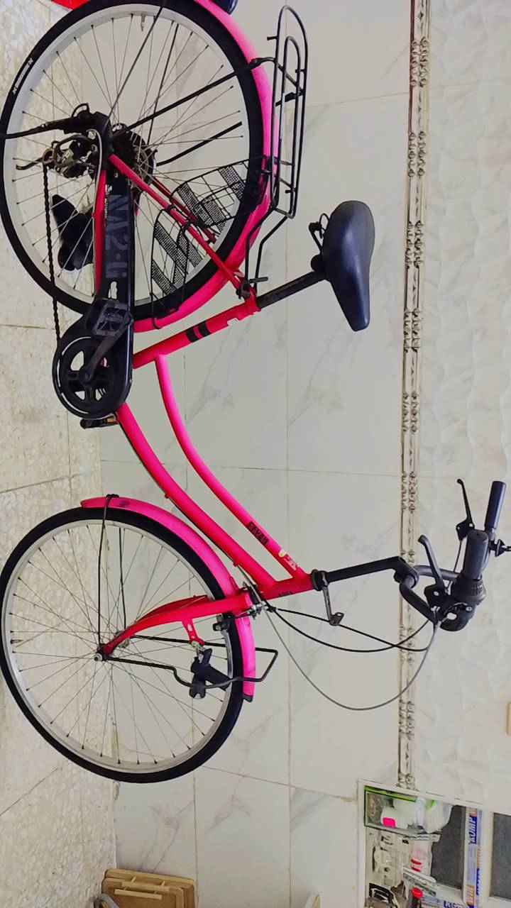 السلام عليكم بايسكل بناتي 2020 جديد
مختم لون وردي🩷ابريك بل مكان امامي خلفي كير 1/6 
تايراته جدد اوياله صافيه من العواج لايت ثلجي شغال 
سعر 75 وبي مجال مكاني بغداد مدينة الصدر الاستفسار علة الماسنجر او على الرقم ***********
