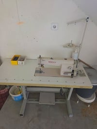 مكينة خياطه للبيع مشتغله شي قليل كلش السعر 350بيه مجال بسيط 0770661640...