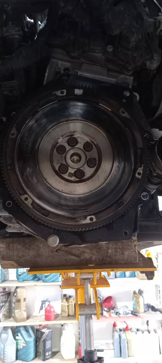 السلام عليكم متابعينا الكرام
سيارة نوع جيتا موديل 2019 كير عادي جابوها للكراج بكرين ماتمشي نهائيا بعد الفحص تبين إن مجموعة الكلج منتهي تم صيانتها وتبديل كلج كامل كصة نضيف جدا عراق توربو طريق المطار قرب جسر المعارض هاتف ***********
