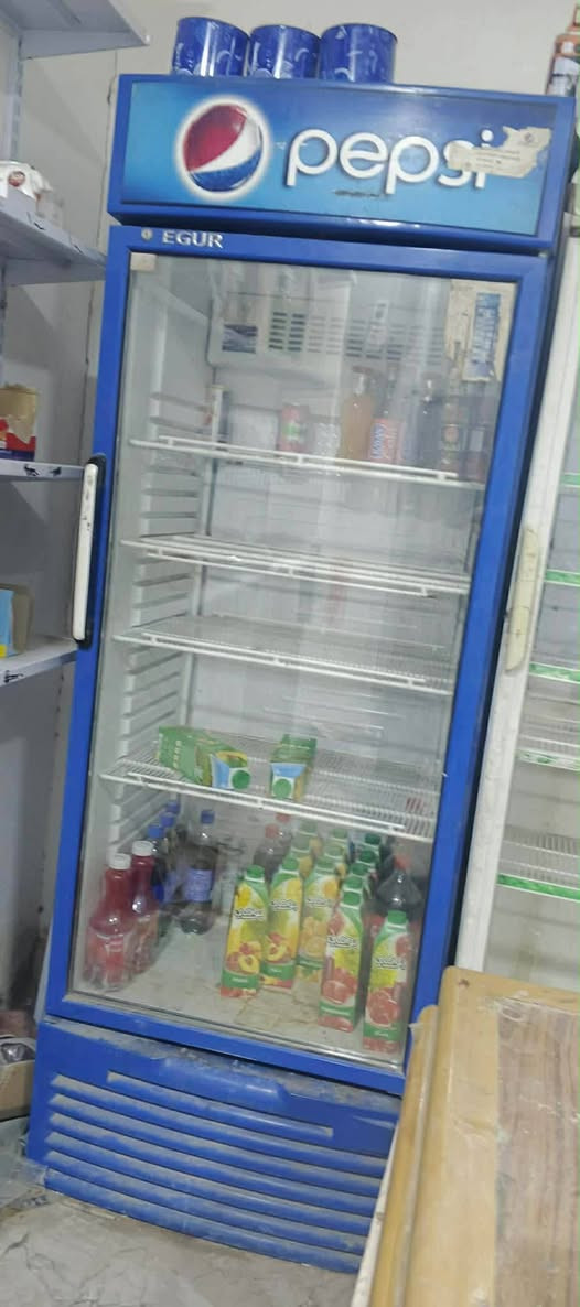 عارضات للبيع نضيفات جدا+عارضه موطه+رفوف حديد مامتواجد علئ الفيس 
‏‪***********‬‏
