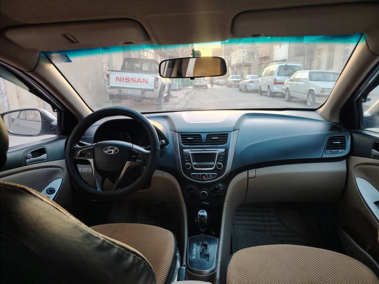 أكسنت 2016 خليجي
1600 قطرتين 

مكان السيارة النجف الاشرف 
كير ومحرك مكفول 
بيها جاملغ خلفي و 4 اصابع من الجنطة فقط مع باردات بسيطة مكحلهن ، 
طخم تاير جديد 
رقم بابل انكليزي مشروع وطني بأسمي السيارة ، السعر 87 للتواصل *********** واتساب
