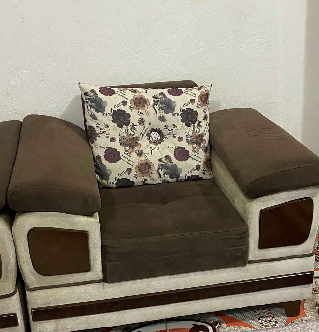 قنفات تركي خمس قطع تركي السعر 700الف وبيهم مجال  نظافة 90بلميه


**إذا كنت صاحب هذا الإعلان وتريد حذفه لأي سبب، رجاءا أرسل رسالة إلى الدعم الفني**