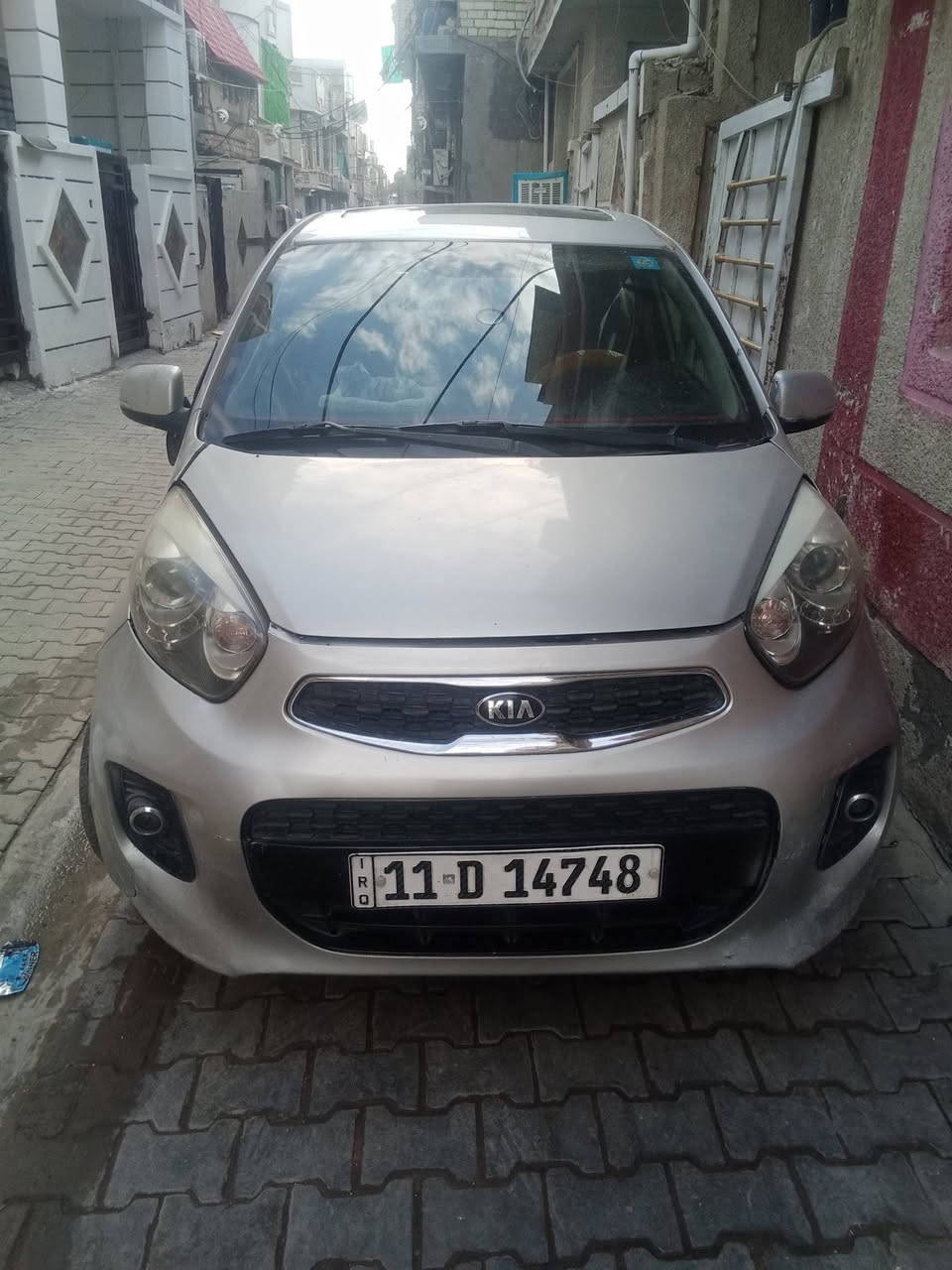 كيا بيكانتو خليجي موديل 2016 محرك 1200 الأصلي  محرك كير خير من الله مكفله مثل مصبوغه عام السياره بصمه فتحت سقف كهربائيات كله شغاله تبريد ثلج مراوس بسياره عاليه رقم الهاتف ***********
