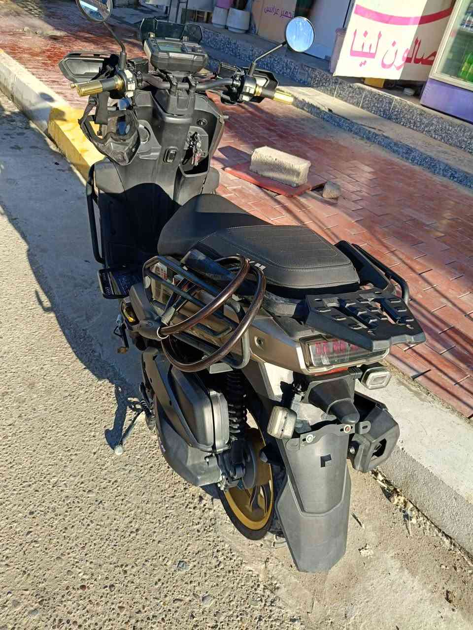 السلام عليكم
دراجه اباتشي جبلي للبيع
الدراجه نضافه فول ودارجه قويه وتمشي ومابيه عطلات تشتغل نكره سلف هندر الدراجه اني محافظ عليه بالبانزين والدهن مداريه الشراي يراسلني أو يتصل 

***********
