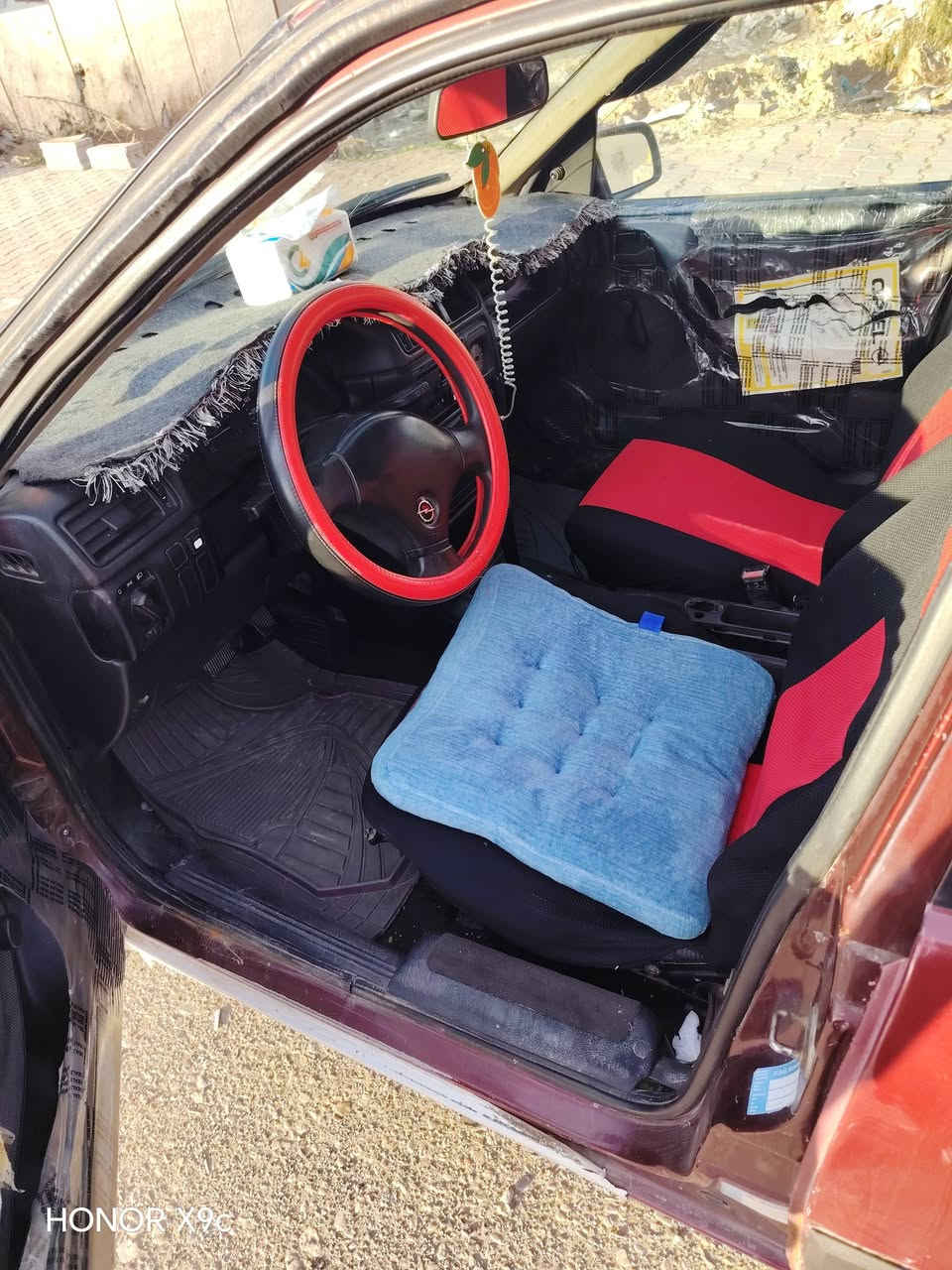 سلام عليكم سياره اوبل فكترا للبيع موديل 1989 محرك جديد 20 كير اوتو صبغ عام رقم دولي شرط تحويل والغرامات سنويه 7تشهر منتهي سعره 45/ ***********
