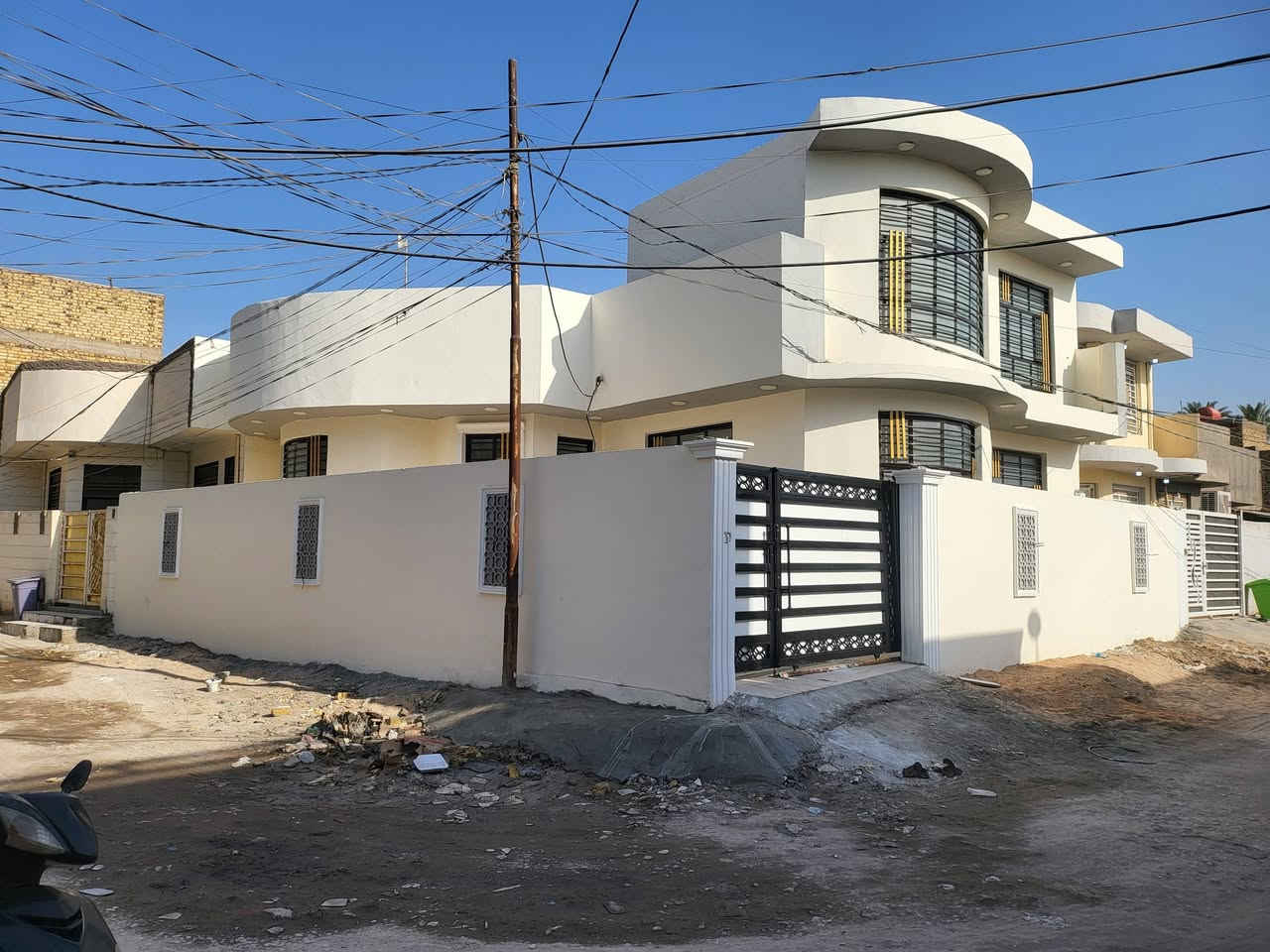 اللـهـم صـــــل علـــى محمــــدوال محمـــد
#داراللــبيع 
مـكـــانه بـابــــل حــي الصــحه
شــــــــــارع مسكوف البغدادي مقابيل مكتب حسين مارينه بالظبط 
شارع 10 متر تبليط للباب
ركن +ركن ع شارعين عرض الشارع الواحد 10 متر
كونكريت مسلح درجه اولى شغله امانة الله 
تجي وشوف بعينك 
هستوه طالع منه الخلفه 
تسليم مفاتيح مباشر🔑🔑

يــتكـون الـدار مـــن؛   2 .غــــــــرفه  
ســـتقـبال كبير   او هــــــول كبير  .  ومـطبخ .   وصـحـيات  وكـــــــراج سيارة مـــسـاحــــــه 160متر بالسند واقع حال 168
زراعي سنـــــــــد 25 
الســ  ـــعـــــ  ـــر.... وتفاصيل  اتصل   #الــواتـــسـاب 👇👇👇👇👇👇👇👇👇
 رقــــــــم الــــــهاتـف......  👈👈  ***********  واتساب 

    يرهم مراوس حسب القناعه

البيت عوزه بس غسل فقط
بالخير ع ياخذه 

...... اللـهـم صـــــل علـــى محمــــدوال محمـــد  ......
