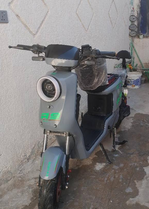 السلام عليكم دراجه للبيع شحن سرعه 109 المكان البصره ابو الخصيب R9 السعر530 بطاريات خمسه الموديل 2026
الرقم (***********)
