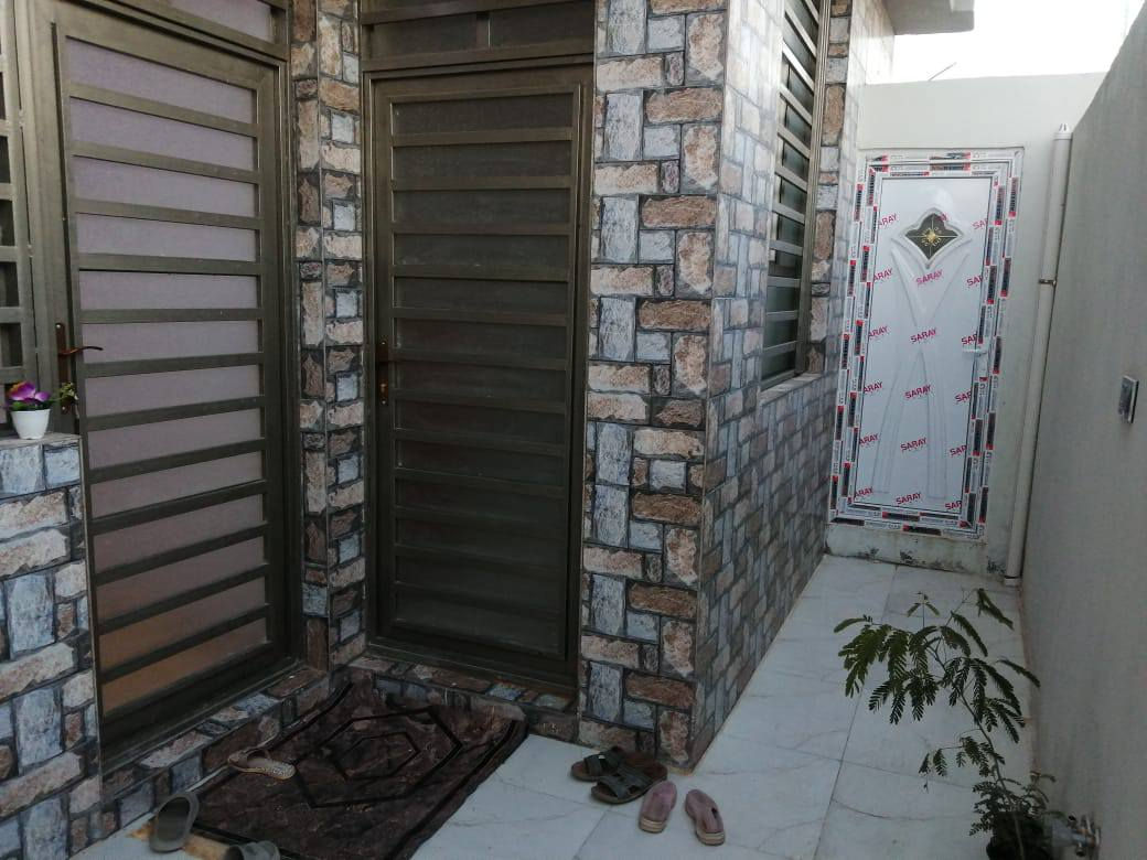 دار للبيع النجف الاشرف شارع علكم الشبلي مباشره المساحه الكليه 100مترمربع بناء طابوق نهروان شقل جناي ومرتب السعر 48مع المجال يحتوي على غرفه وصاله ومطبخ واستقبال وحمام داخل وخارج كاشي سيراميك صب كونكريت للاستفسار الاتصال او المراسله *********** بيع محتاج
