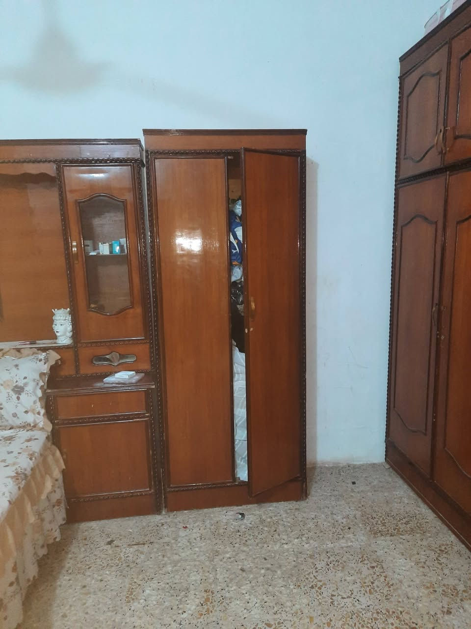 غرفه ديوان مسرح صاج للبيع السعر ٦٥٠ المكان الطاش الأولى قرب الجسر ***********
