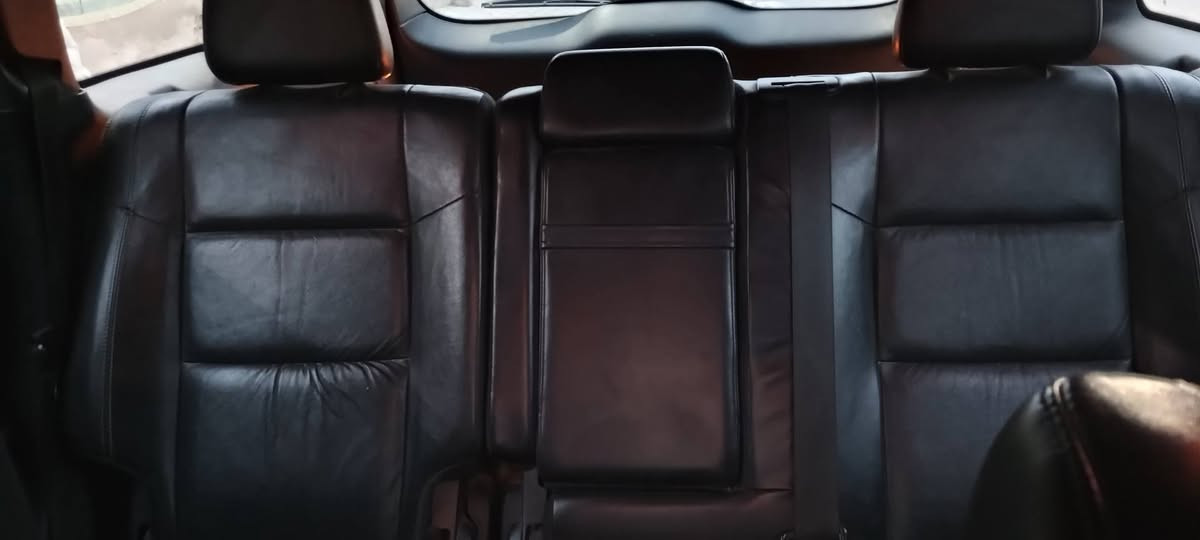 سلام عليكم جيب وارد امريكي ٢٠١٥ لمتد ماشيه ١٢١ الف ميل صور سونار موجود بل كوت اتصل على الرقم ‏‪***********‬‏ مكلف بل نشر السعر 175ورقه وبيه مجال
