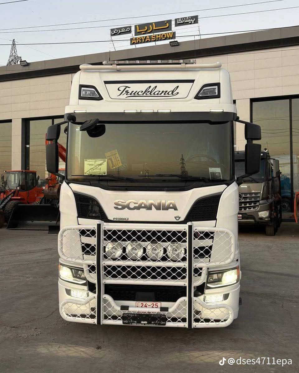 للبيع 2018 راس بلادي سحال خلفي مزوج بلاد حجم R650 فول مواصفات عربانه غسان موديل 2026 اربع محاور للأتصال *********** مكلف بالنشر
