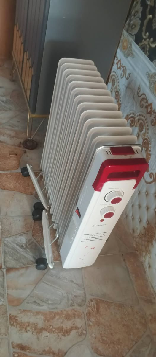 سلام عليكم صوبه زيتيه جديده ما مستخدمه كارتونه موجوده الحجم الكبير 12شمعه اسعر 60 وبيه مجال ***********
