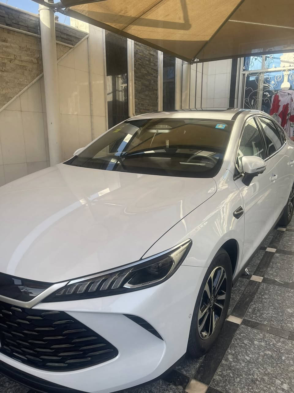 BYD KIN PLAS
الغنيه عن التعريف

ماشيه3000

بحالة الوكالة

✔️ مرقمة بغداد

✔️ داخل زيتوني فاخر  

✔️ تشغيل عن بعد  

🔧 مواصفات السيارة:  

-13كاميرا

-اوتو بارك

-قيادة ذاتية

- محرك هجين اقتصادي  

- ناقل حركة أوتوماتيك  

- شاشة لمس ذكية  

- كاميرا 360 درجة  

- حساسات أمامية وخلفية وجانبية

- مكيف هواء أوتوماتيك  

- مقاعد جلد فاخرة  

- وسائد هوائية متعددة  

- نظام الثبات الإلكتروني  

- نظام ABS مانع الانزلاق  

- مصابيح LED نهارية  

- بلوتوث + USB  

- استهلاك وقود منخفض

وبعد هواي مواصفات 

22مليون ونص وبيها مجال***********

                                                ***********
