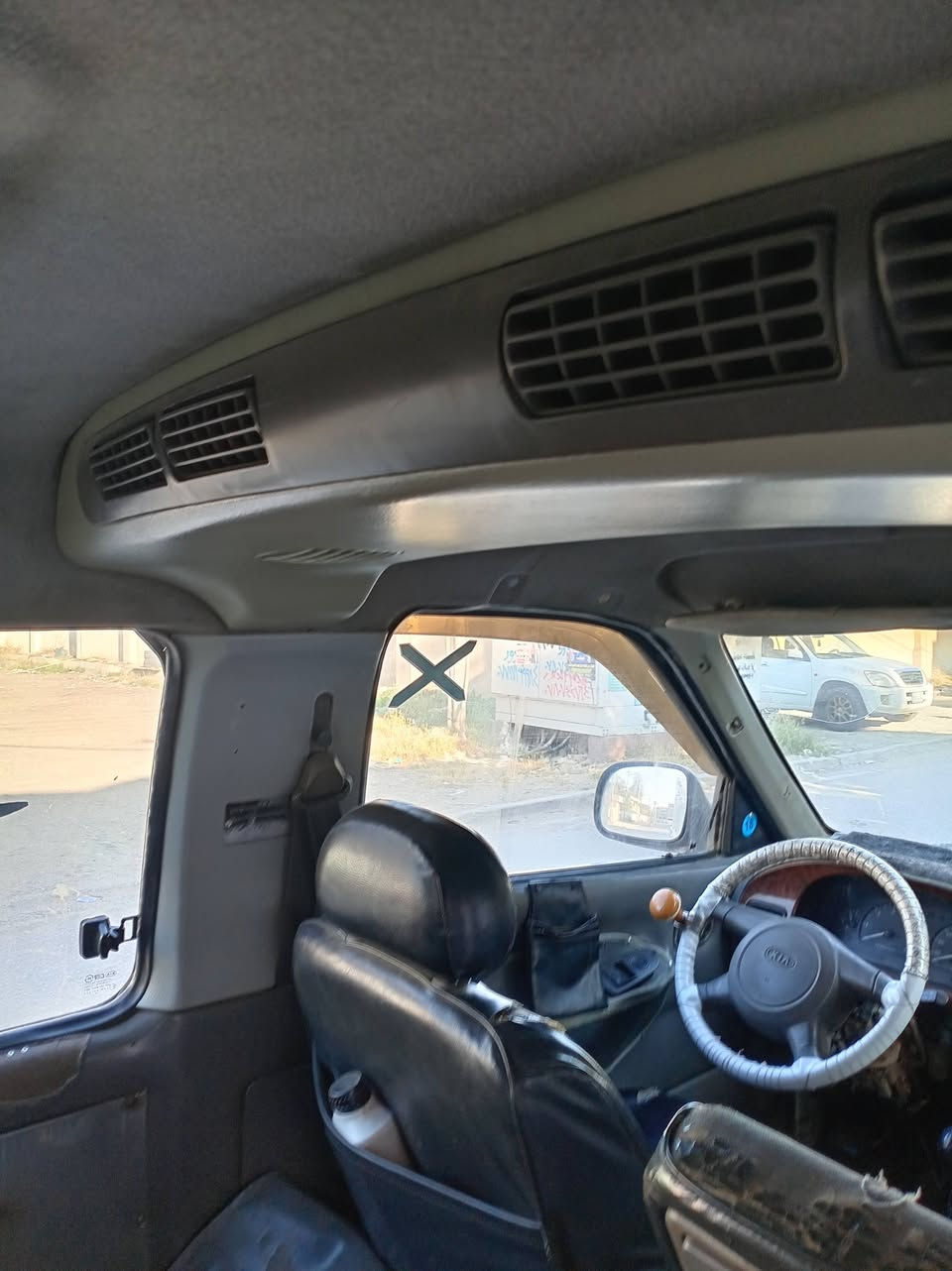 سياره ابريجو موديل ٢٠٠٠ اللون ابيض السياره مصبوغه وسياره. كهربائياتها كله شغاله وحلوه ومابيه اي نقص الصفحه الصغيره بيها معجون من يم الباب السلايت محرك اكسن كير كله خير من الله مال شغل كبل للشارع ومال جناين صدرها زين وخير من الله شواصي واحد معمر تعمير مضبوط والثاني لا الامامي الشراي يتصل ورجاء المو شراي لايعلق رايده ٦٧ ورقه مكاني حي جهاد الاطباء *********** ابو علي
