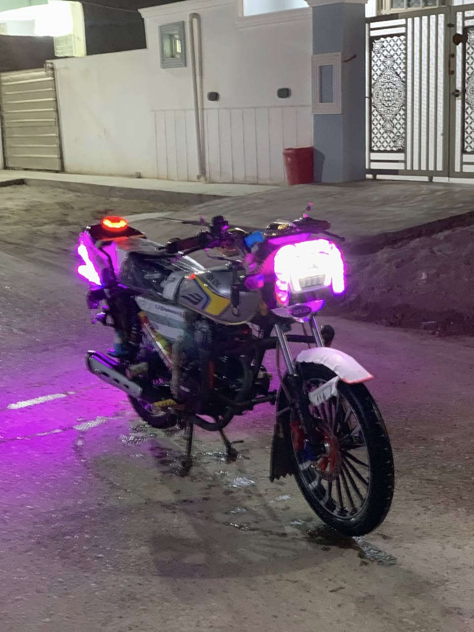 سلام عليكم أيراني ٢٥ 
محرك ٢٠٠ ماعيزه برغي 
مصروف عليه هواي 
العنوان سامراء ***********
