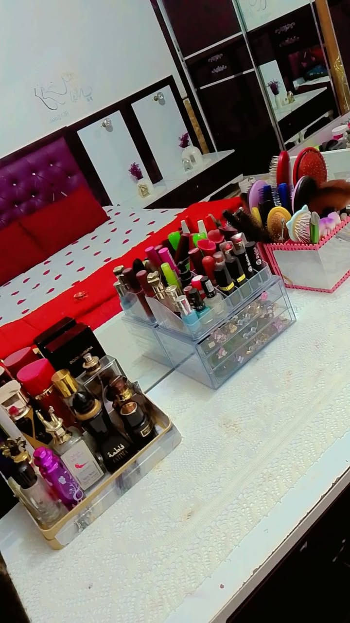 غرفه كامله ونضيفه لبيع باقي تفاصيل عل واتساب ***********
