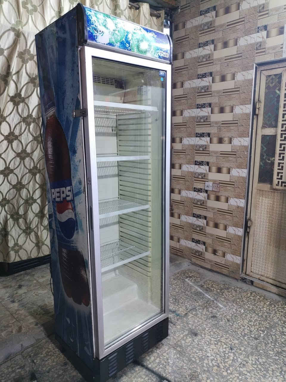 عارضات عمودي عدد 3 السعر كلهن 600 العنوان بغداد حي اور الشراي يتصل على هذا الرقم ***********
