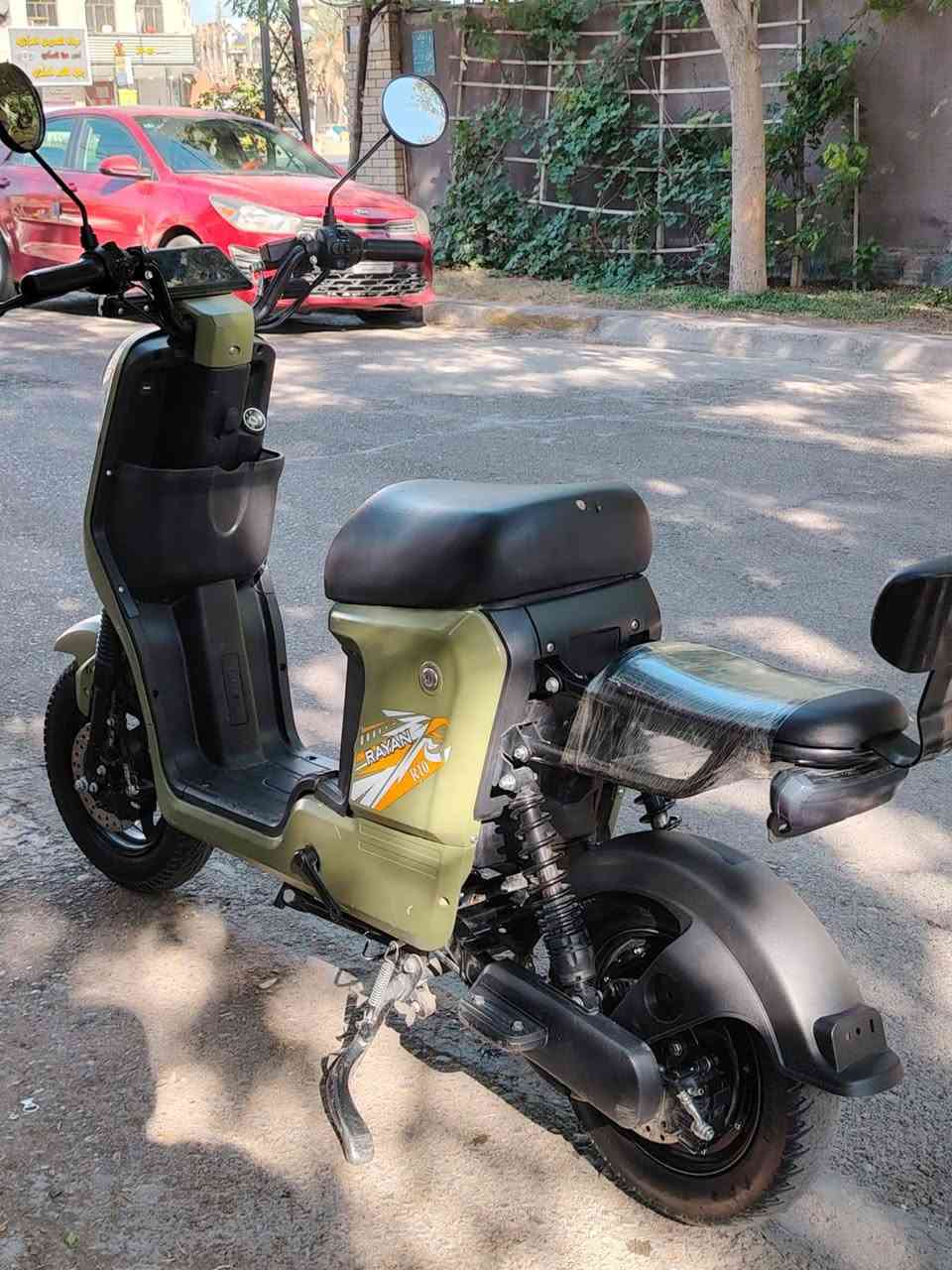 دراجة هوائية جديدة بصمتين مكانها حي جهاد  ٣٥٠ قفل من الاخير رقم الهاتف ***********
