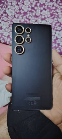 س25 تيرا 256 النظافه 100% صار له شهر اخذته مليون 400 اريده 1,300 وبي  ...