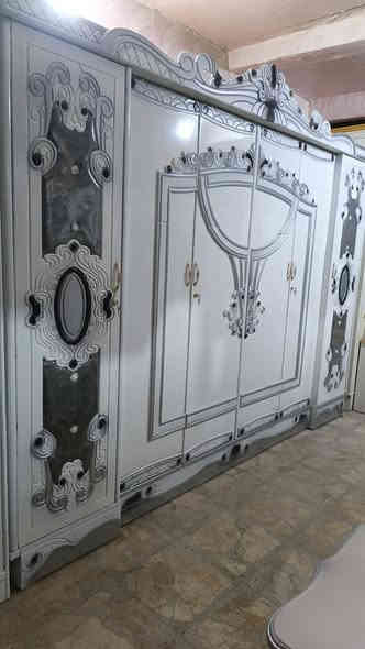 سلام عليكم غرفة ستة باب جديد شغل درجة ثانية تتكون إلى ثماني قطع العنوان حيدرية خان نص سعر مليون و 100 معا التوصيل والشد ***********
