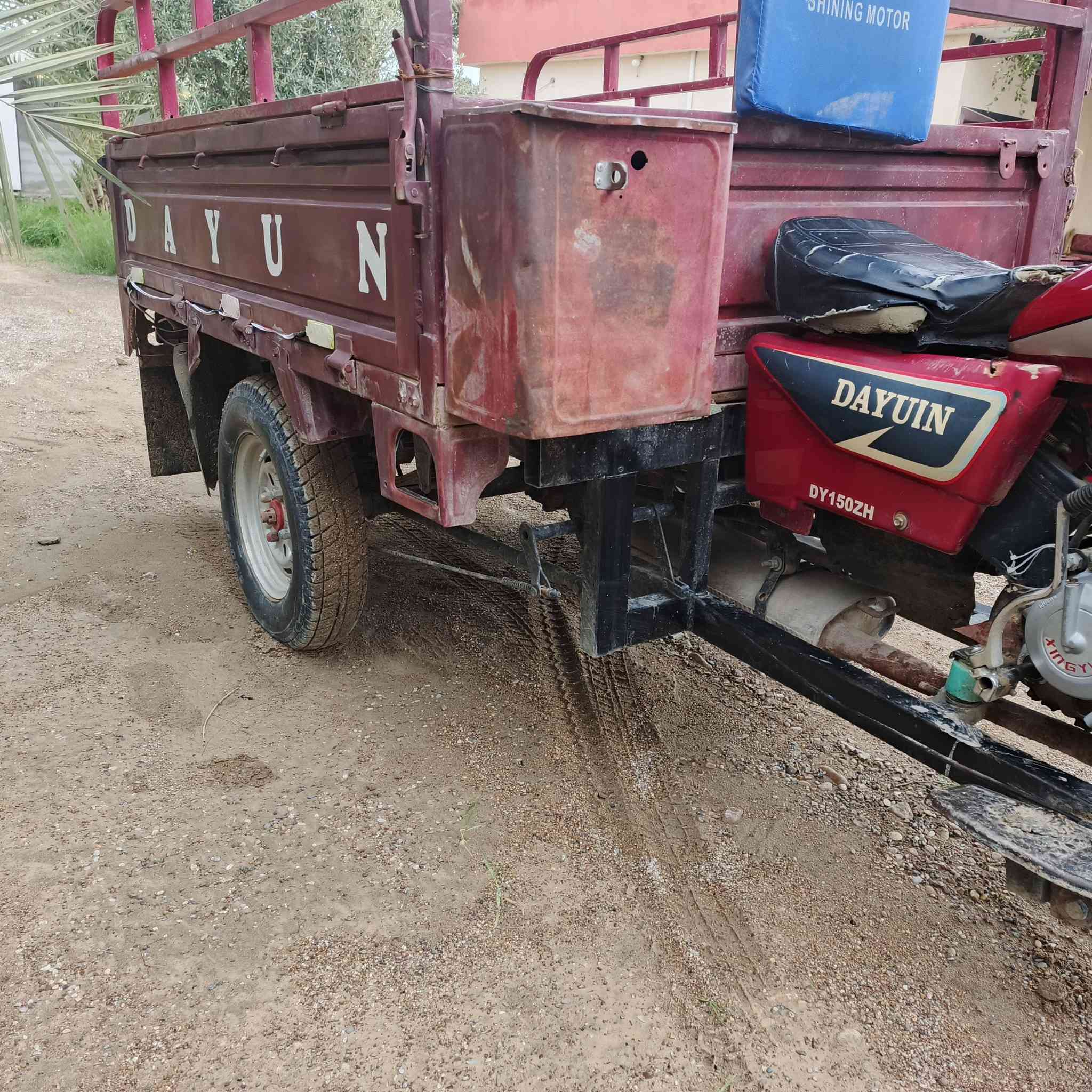 السلام وعليكم
 ستوتة دايوان للبيع 2017 اوراق اصولية خمسة نظافة فول كهربائيات شغالة سلف ديالى حمرين 
السعر 875
***********
