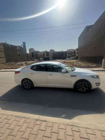 السلام عليكم 
للبيع كيا اوبتما 2013 
مكينه 200 دوش سياره خليجيه اي ضربه مابيه صبغ صفحتين كلير رقم بغداد انكليزي باسمي سياره مواصفات اعتياديه نص فول  سياره كامله اي نقص مابيه خير من الله 
رقم الهاتف *********** 
مكان بغداد الدولعي
السعر 117
