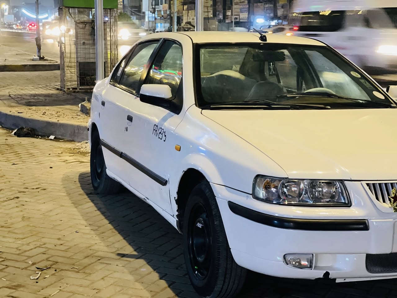 للمراوس بكيه عبري فتون او جنبي 
سيارة سمند 2010 لون ابيض كفاله قطره اخياس او صبغ ما بيه مضيعين عنوان صاحبها  سنويتها استنساخ اسويلك بيها مكاتبة اتكفلك بيها سرقة وعشائر وإذا تحصل صاحبها بالعافية عليك رقم بغداد الماني كير ومحرك  وتبريد جدد شرط  بيها  جيب فيتر وتعال إذا تريد كشرها كفاله عده باب السايق ترايك بيها وين مايعجبك سيارة حلوة***********
