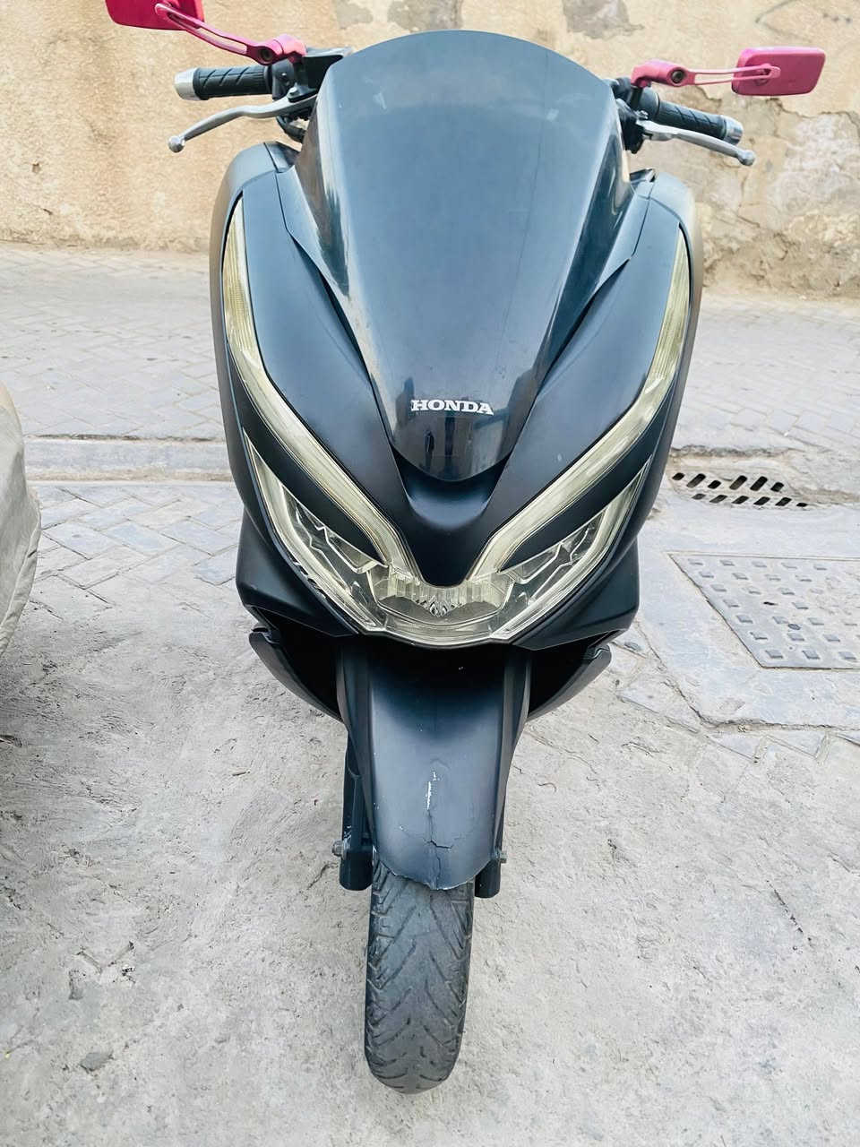السلام عليكم للبيع
PCX الـجـيـل الـثـالـث

كفالة عامة 

حساس زدحام

ستان حساس 

دراجة جديدة بمعنى الكلمة 

مكاني بغداد جميلة 

***********
